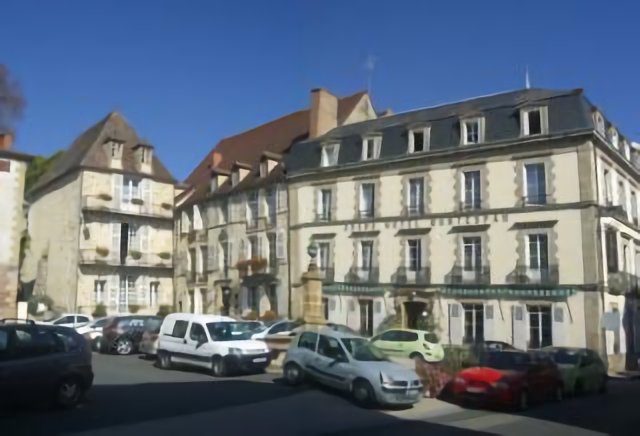 Hôtel Montespan à Bourbon-l'Archambault