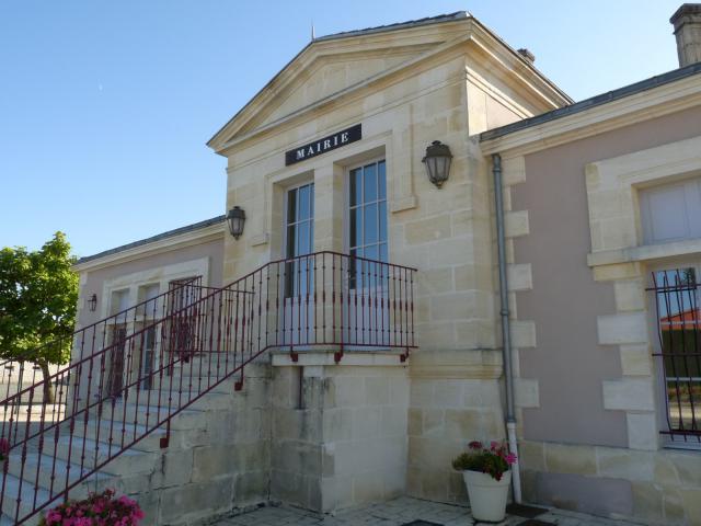 Mairie de St-Caprais-de-Blaye, Gironde, France