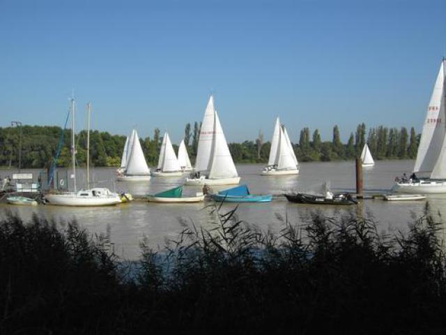 Régate au port de Cavernes