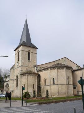 L'église Saint-Médard de Saint-Médard-en-Jalles (Gironde, France).