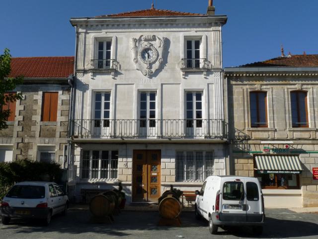 Mairie de Marcillac, Gironde, France