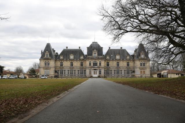 Château Dulamon, construit vers 1865, presque à la même place que l'ancien château fort du Luc, anciennement propriété de la famille…