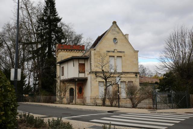 Châtelet connu sous les noms de Chalet Vauclair, Château Fortin, Cottage Saint-Louis ou maison Faure, Blanquefort
