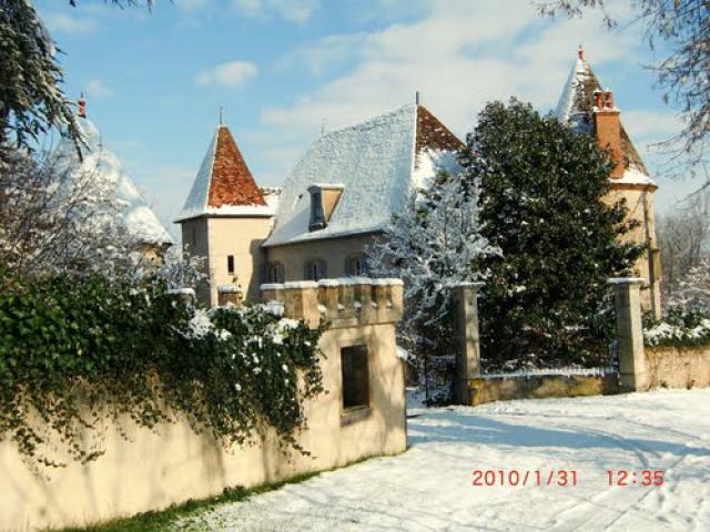 Château de St. Laurent à Châtel-de-Neuvre