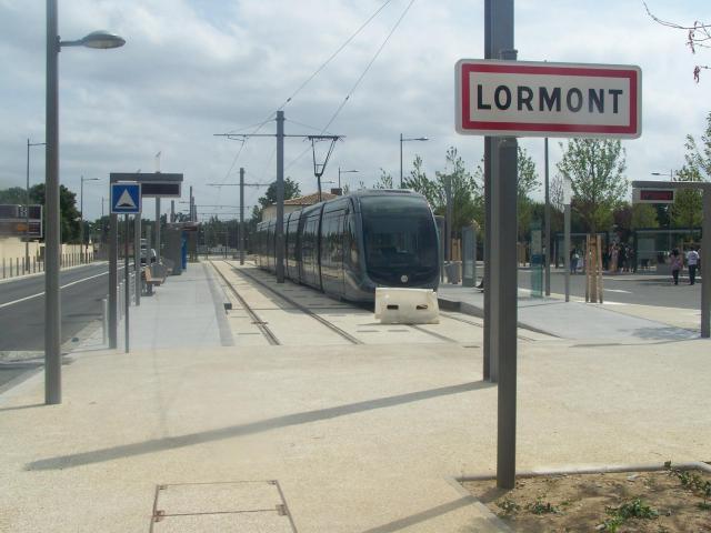 Fin de la ligne A du tram de Bordeaux à Lormont (Stop la Gardette-Bassens-Carbon Blanc) en Gironde.