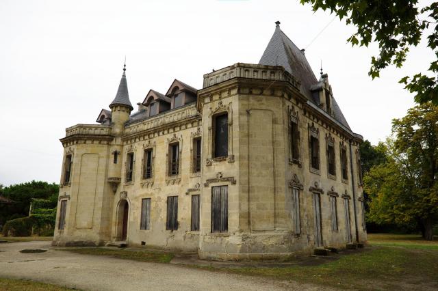 Angle est du château de Sarcignan