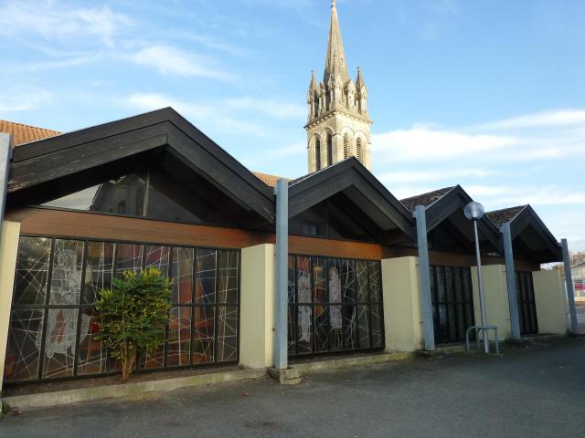 Cestas, Eglise Saint-André : façade de l'extension sud.