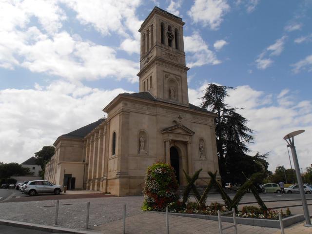 L'église Notre Dame de Talence dans son environnement