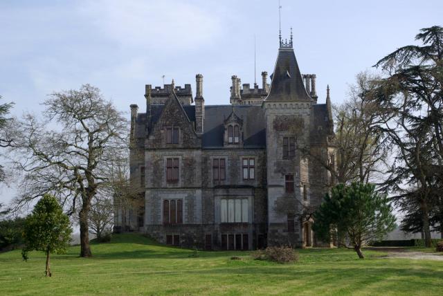 Château La Chesnaye-Sainte-Gemme à Cussac-Fort-Médoc (Gironde, France).