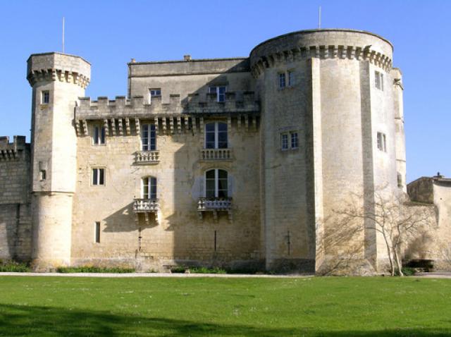 Château Lamarque, april 2004