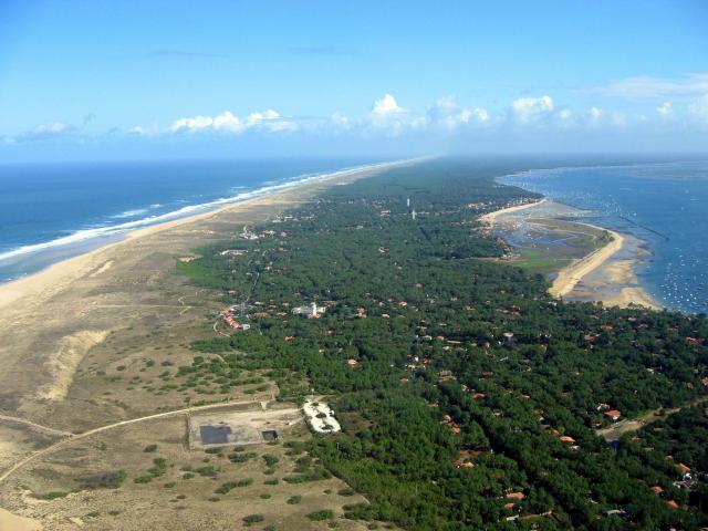 Le Cap Ferret vue du Sud vers le Nord le 13 août 2004.