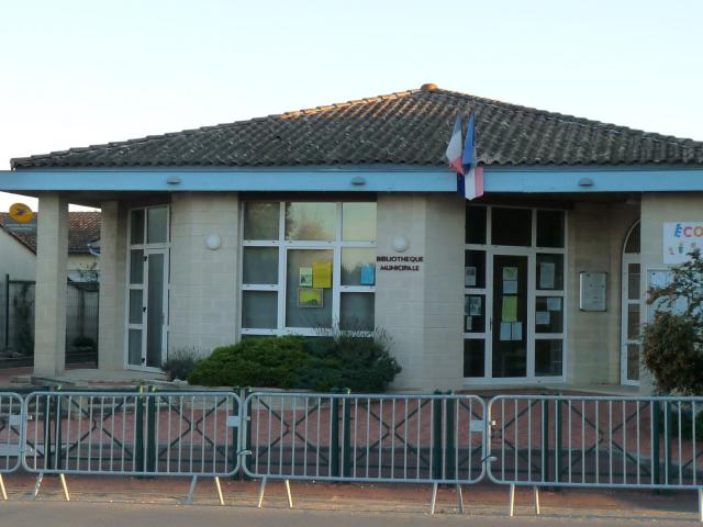 Bibliothèque municipale, Laruscade, Gironde, France