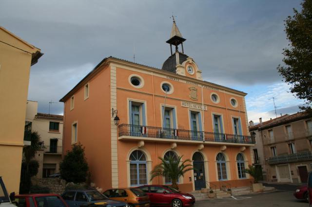 Roujan (Hérault) - hôtel de ville.