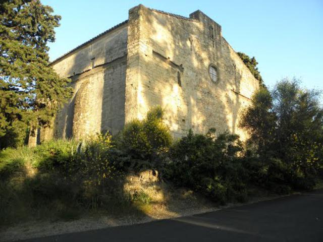 Église Notre-Dame-des-Pins d'Espondeilhan, fut construite aux XIe et XIIe siècles