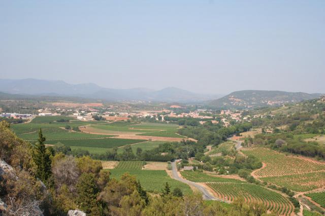 Vue d'ensemble de Saint-Chinian, Hérault, France.