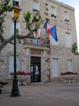 Town Hall, Quarante
