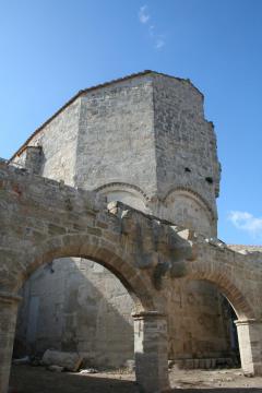 Murviel-lès-Montpellier (Hérault) - Chevet roman (XIIe siècle) de l'église Saint-Jean-Baptiste.