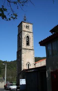 Saint-Étienne-Estréchoux (Hérault) - clocher de l'église Saint-Étienne.