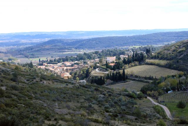 Vue sur Nébian depuis la rue Mistral
