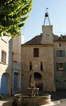 Popian - Fontaine et porche