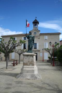 Maureilhan (Hérault) - mairie et statue de Marianne