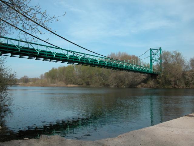 Pont de Cessenon-sur-Orb qui enjambe l'Orb.