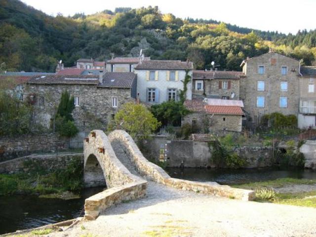 Plaisance et son pont de pierre