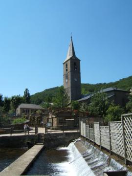 Eglise et rivière FRAÏSSE SUR AGOUT, village fleuri