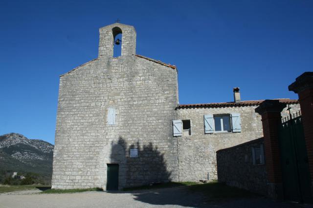 Moulès-et-Baucels (Hérault) - façade ouest de l'église de Saint-Jean-Baptiste de Moulès-et-Baucels (dite l'églisette)
