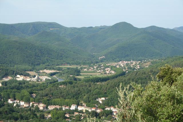 Le Poujol-sur-Orb (Hérault) - La vallée de l'Orb et Le Poujol-sur-Orb vus depuis Capimont.