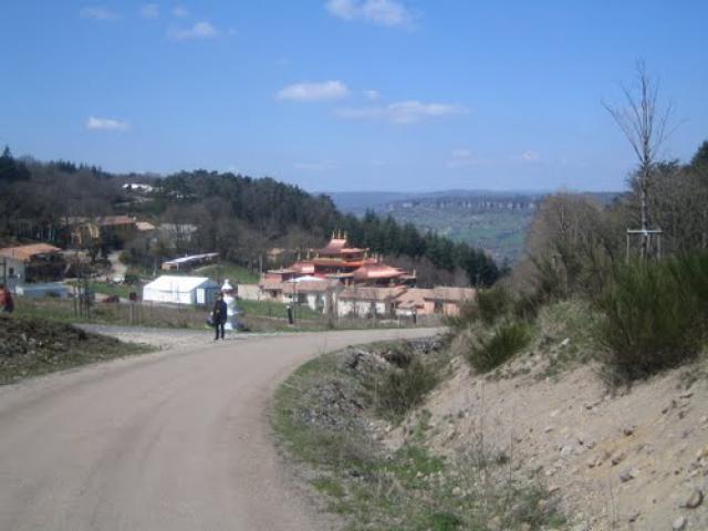 Roqueredonde, Lerab Ling - Temple Bouddhiste Tibétain de Roqueredonde a