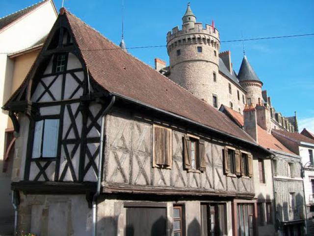 Lapalisse et son château
