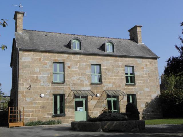 Mairie de Rimou (35).