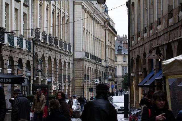 Français : Bas de la place du Parlement et début de la rue Saint-Georges à Rennes. Tous les bâtiments visibles sont classés au titre des…