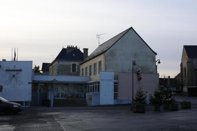La mairie d'Ercé-en-Lamée.