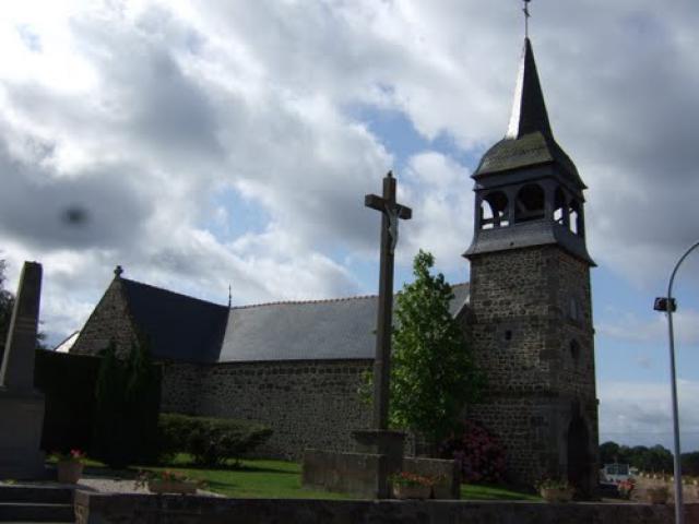 Eglise et crucifix de Tréméheuc ©A.Cocherie
