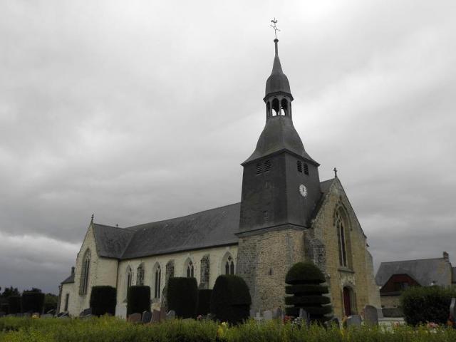 Vue septentrionale de l'église Saint-Médard de Torcé (35).