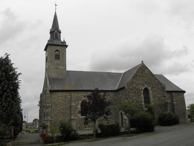 Vue méridionale de l'église Saint-Michel et Saint-Amand de Trimer (35).
