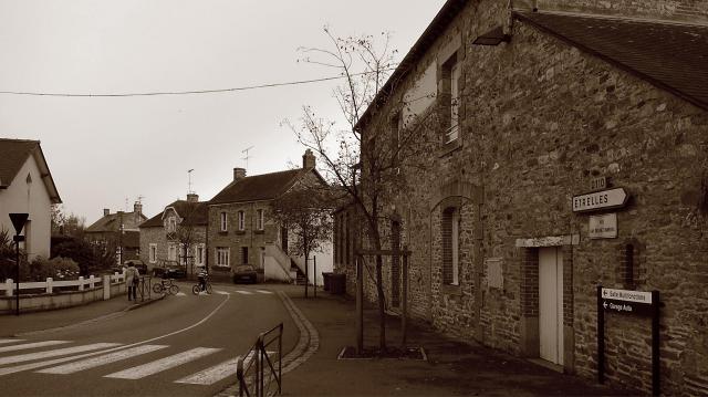 Erbrée (Ille-et-Vilaine, Bretagne, France) : Rue Hay des Nétumières.