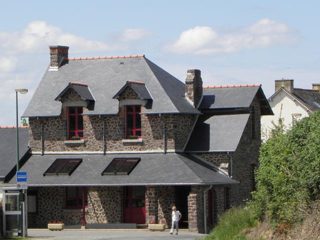 Mairie de La Chapelle-du-Lou (35).