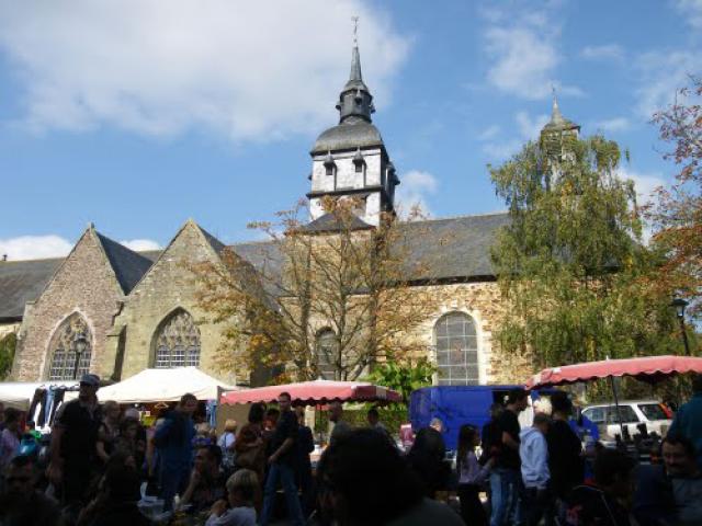 l'eglise de pacé jour de braderie 10/10/2010