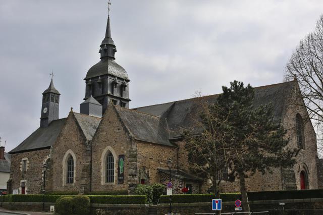 Façade nord de l'église Saint-Melaine de Pacé.