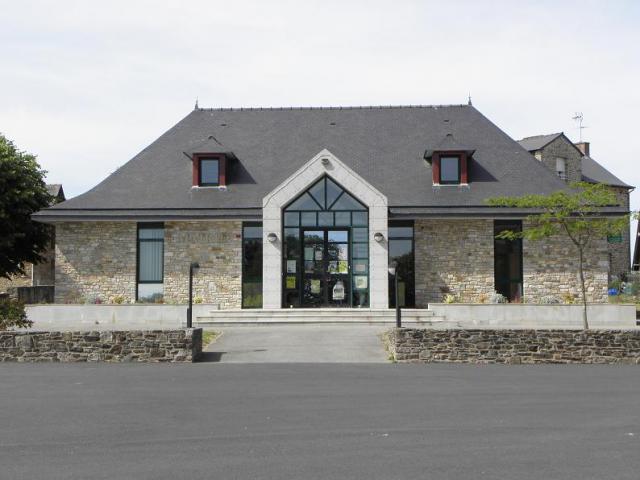 Mairie de Saint-Malo-de-Phily (35).
