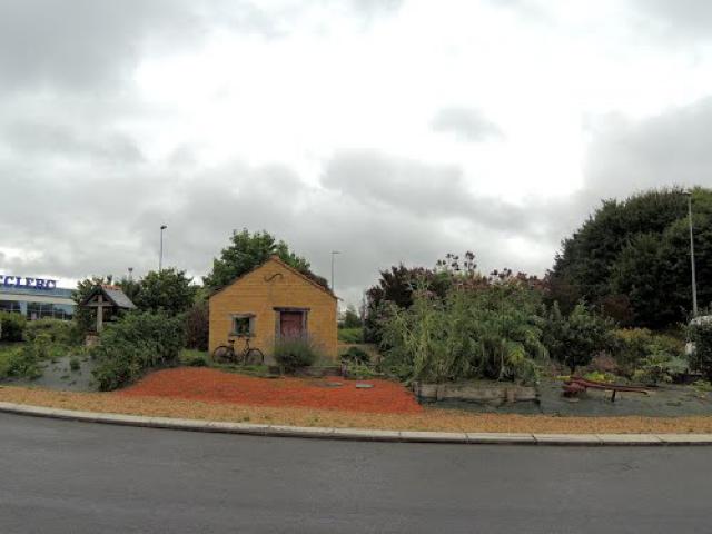 Pleumeleuc, rond-point agricole