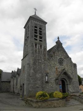 Extérieur de l'église Saint-Melaine de Mouazé (35).