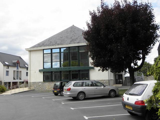 Mairie de Bains-sur-Oust (35).