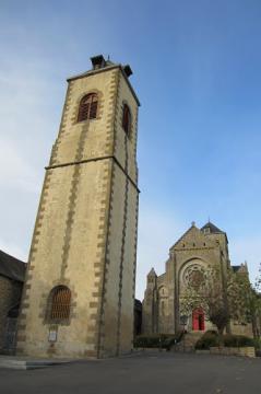 Ancienne tour, vestige de la chapelle ducale, à ST-AUBIN-DU-CORMIER (Ille-et-Vilaine).