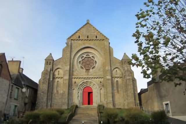 L'église de ST-AUBIN-DU-CORMIER (Ille-et-Vilaine).