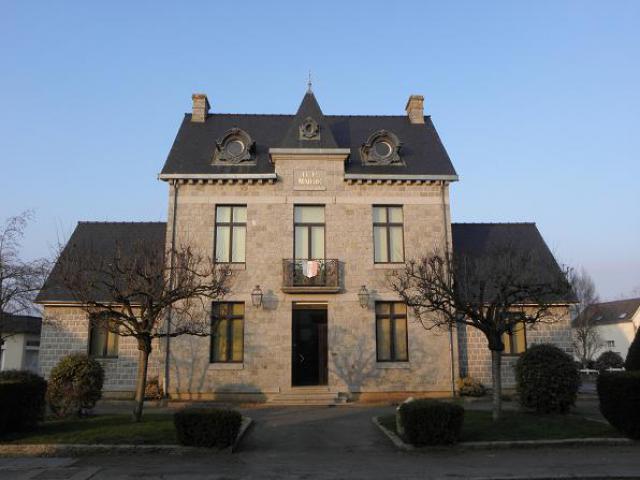 Mairie de Médréac (35).