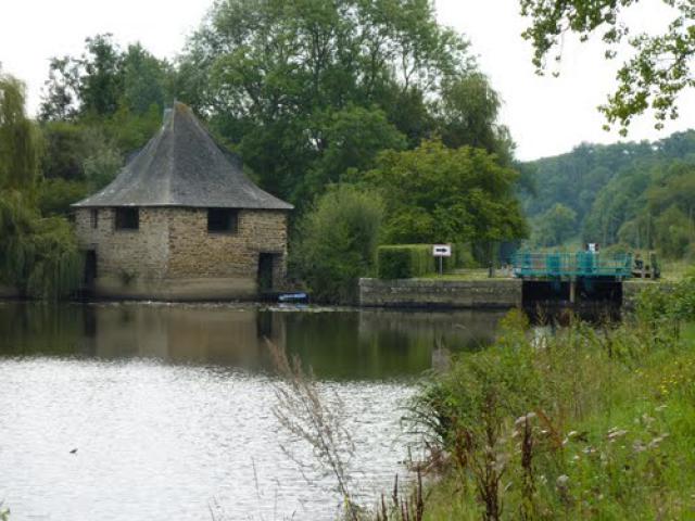 Ancien moulin et écluse La Molière.